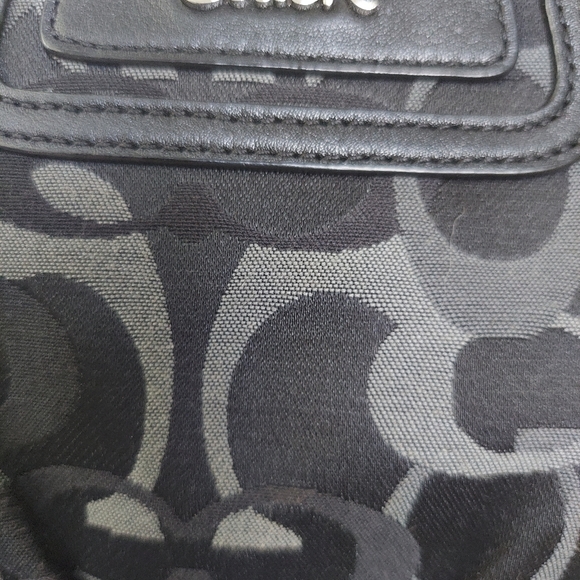 COACH Signature Sateen Pleated Wristlet EUC - Picture 3 of 4